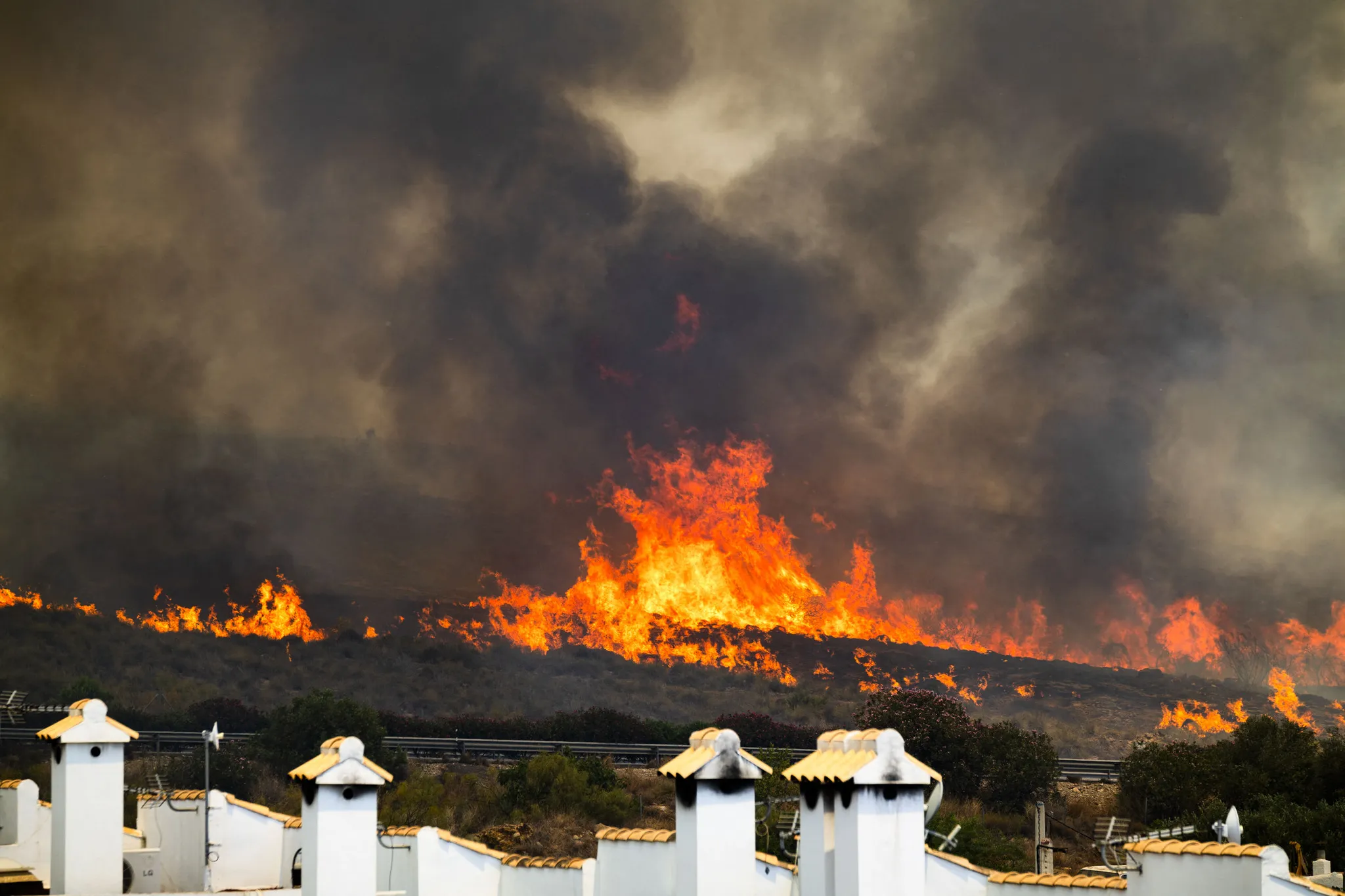 In Andalusia, an uncontrolled fire causes the death of at least 12 people