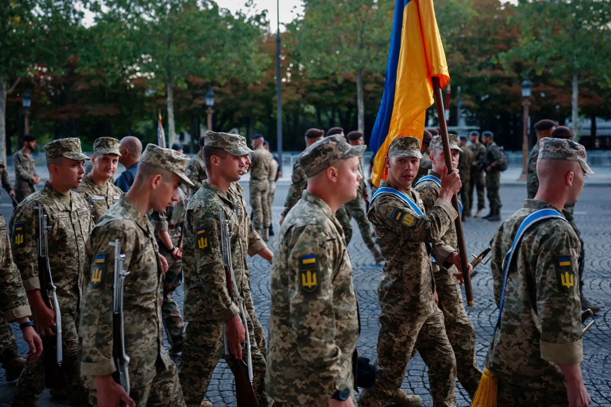 Ukraine takes from Paris fighters Rafale, anti-aircraft missiles and the promise of a multinational force