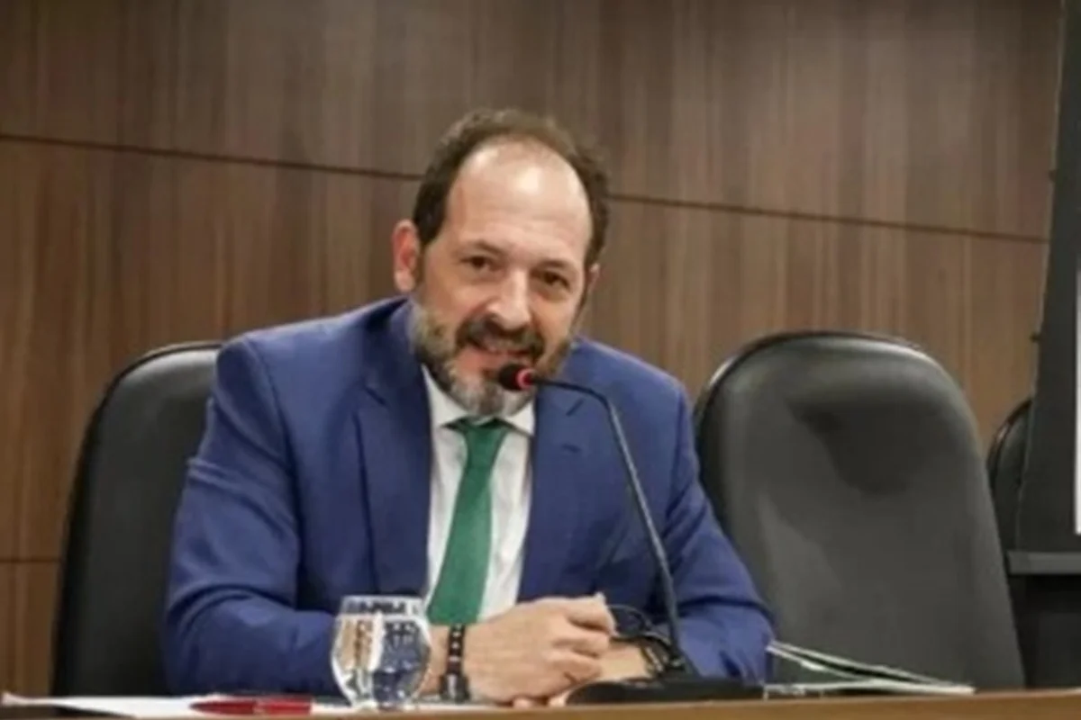 يحافظ المجلس الوطني على القاضي الذي اقترح بيع بانكو سانتوس للسيد