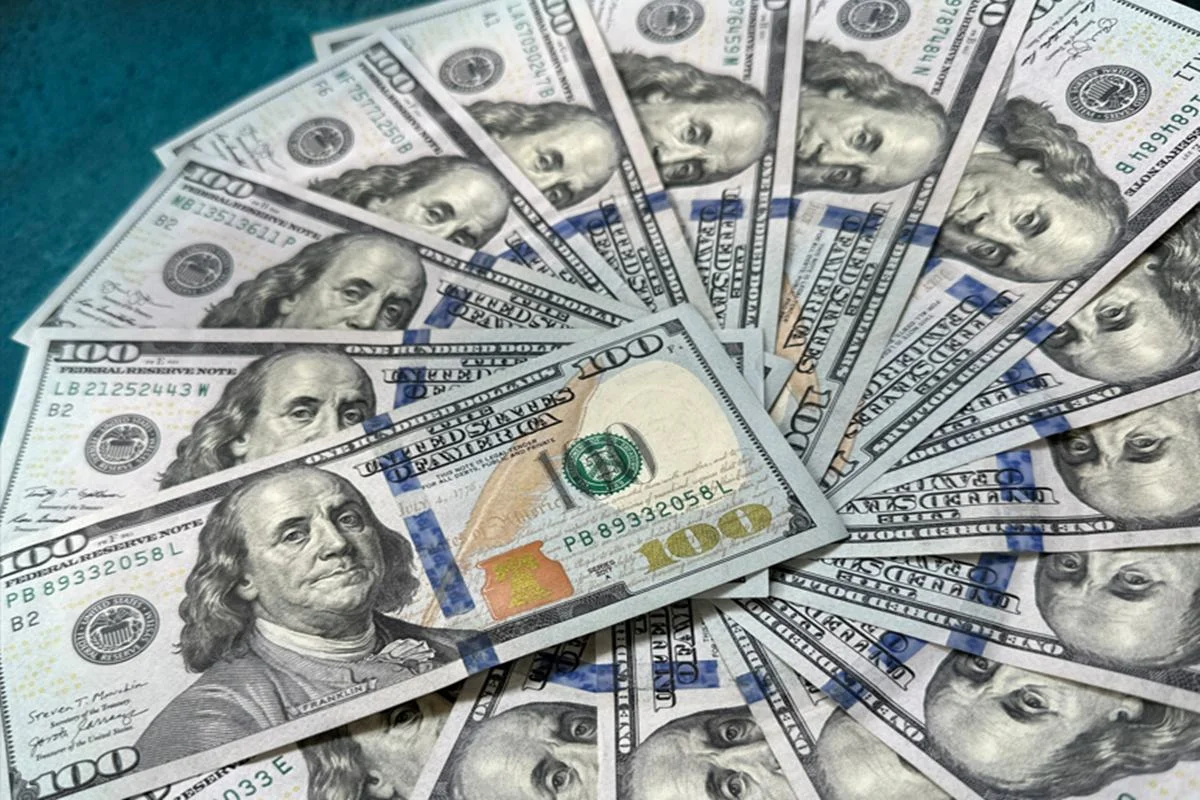 قطرة دولار مع وظيفة أصغر في الولايات المتحدة ينهار لثاني مرة على التوالي