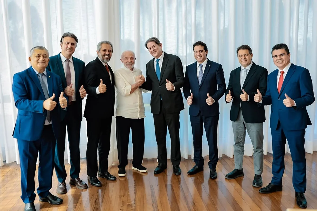 In a meeting with Lula, Cid Gomes decides to re-election the Senate
