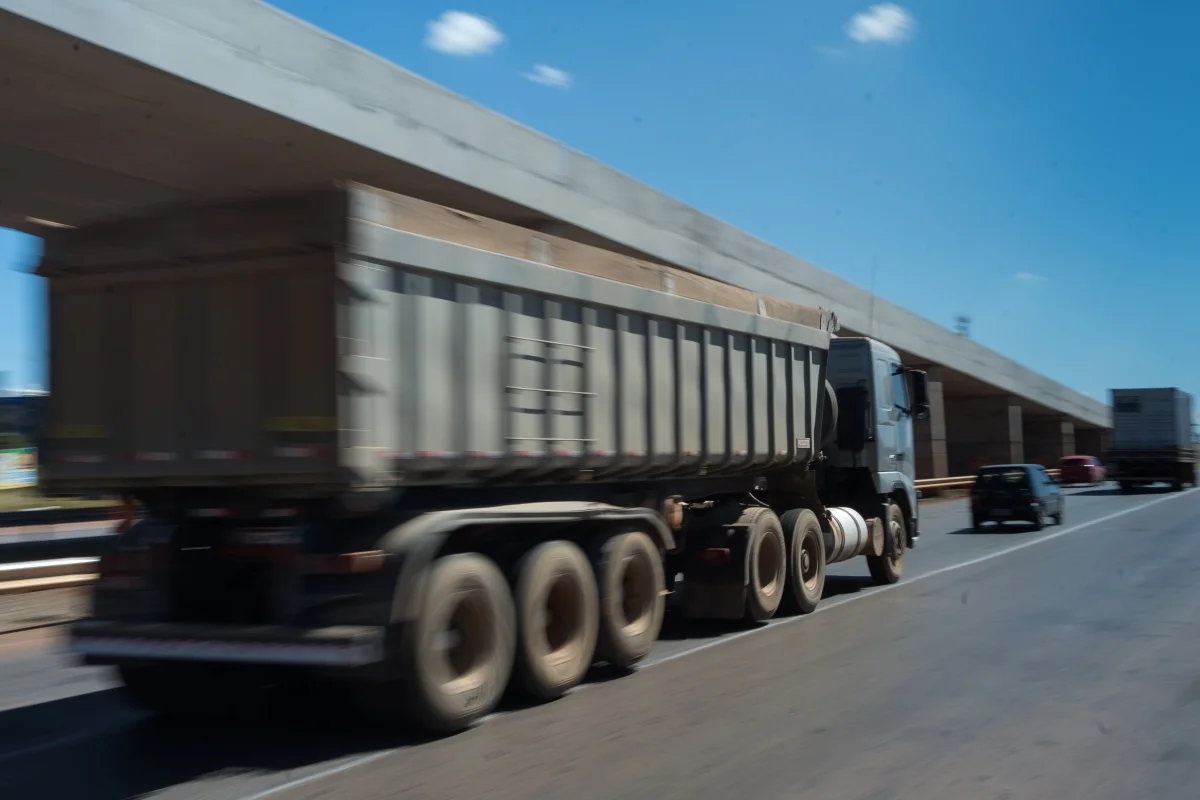 Senate approves MP with new rules for road freight