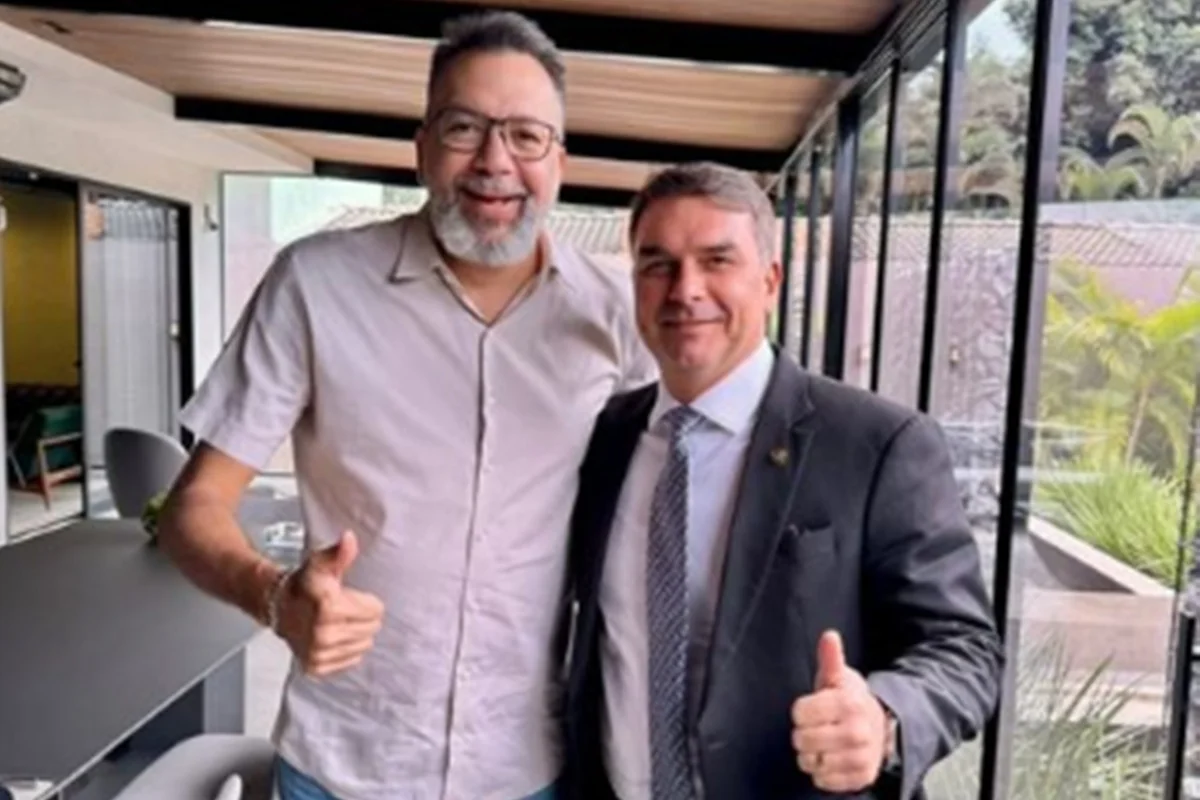 In a video, he announced he will run for state deputy, after Antônio de Rueda's decision to be a candidate for the Chamber