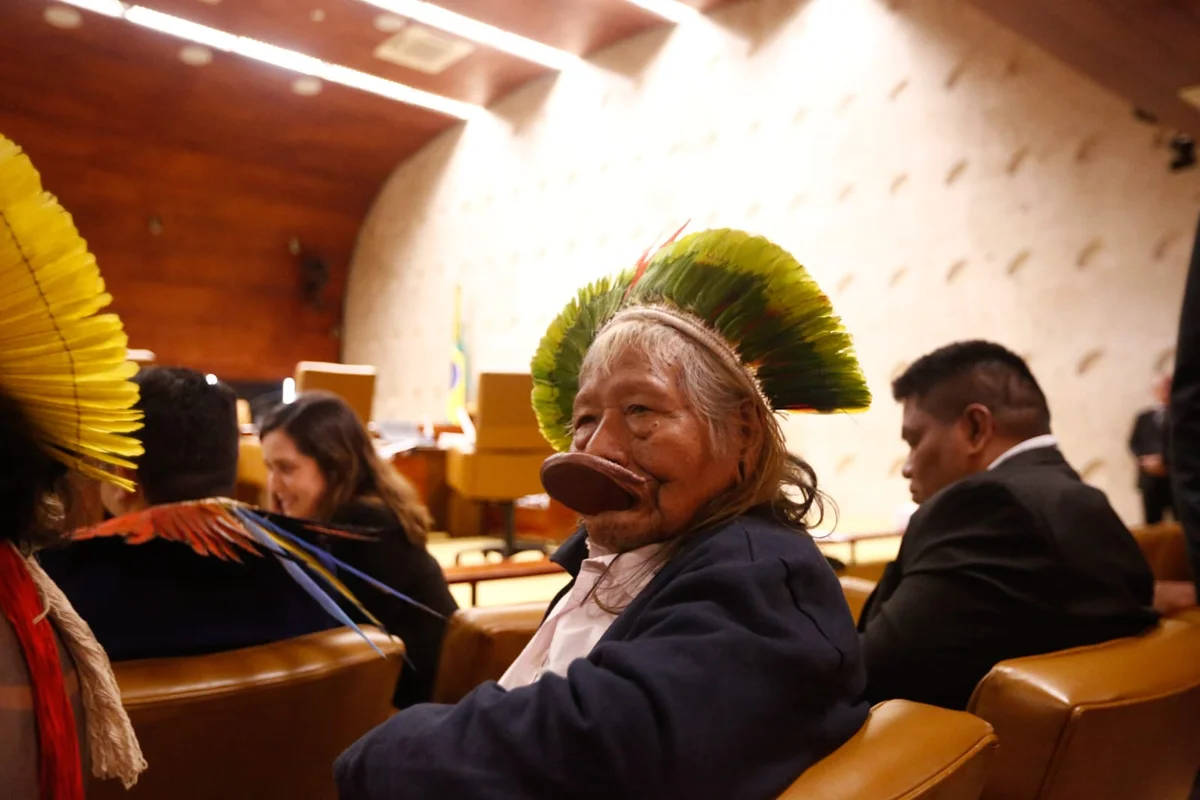 Chief Raoni has gastrointestinal bleeding and mild worsening of the renal condition