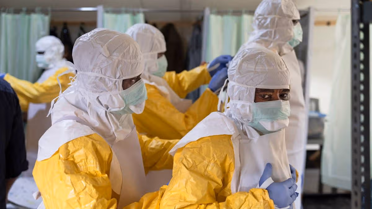 Brit expuesto al ébola en DR Congo monitoreado en el hospital de Londres