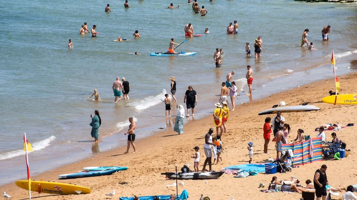 UK heatwaves sees 2,700 deaths as record-breaking temperatures continue across UK