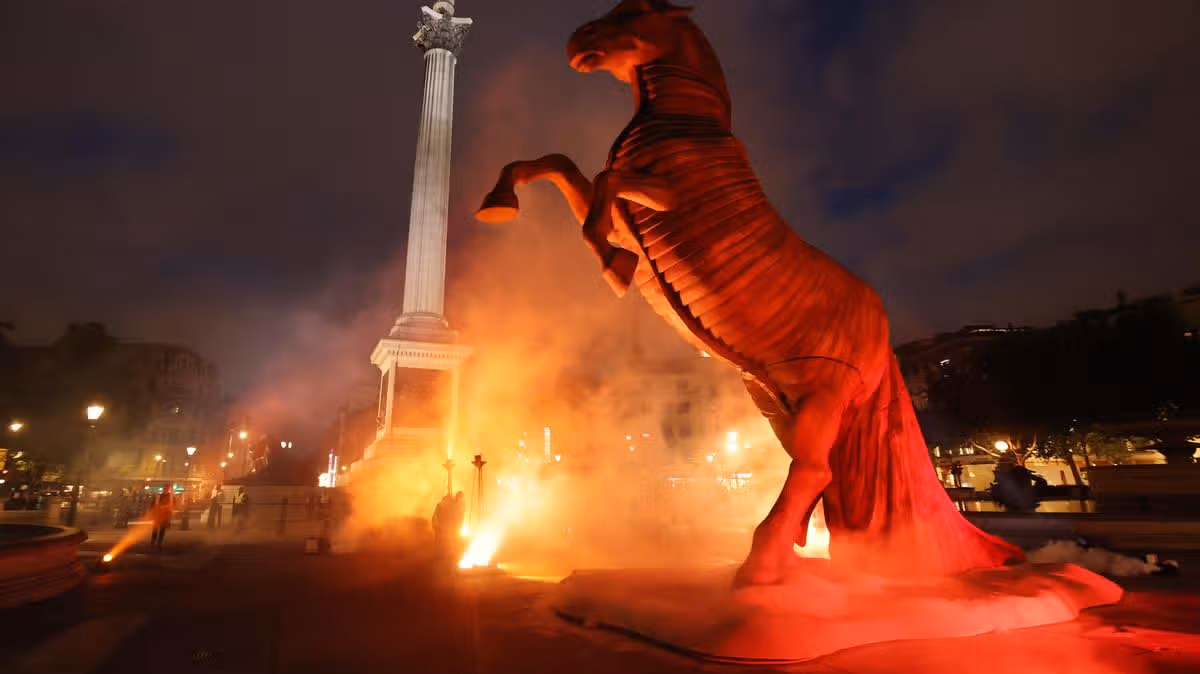 Giant Trojan Horse takes over Trafalgar Square for Nolan's The Odyssey