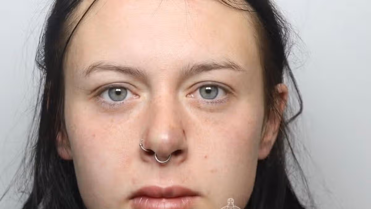 Mujeres aficionados al cuchillo persiguieron al hombre por casa antes de apuñalar