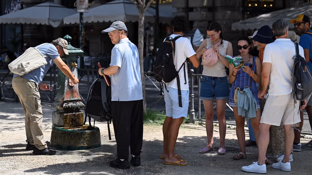 (إيطاليا) ترى جميع المدن الرئيسية الـ27 في حالة تأهب قصوى بينما تواجه البلاد 39C - قائمة كاملة