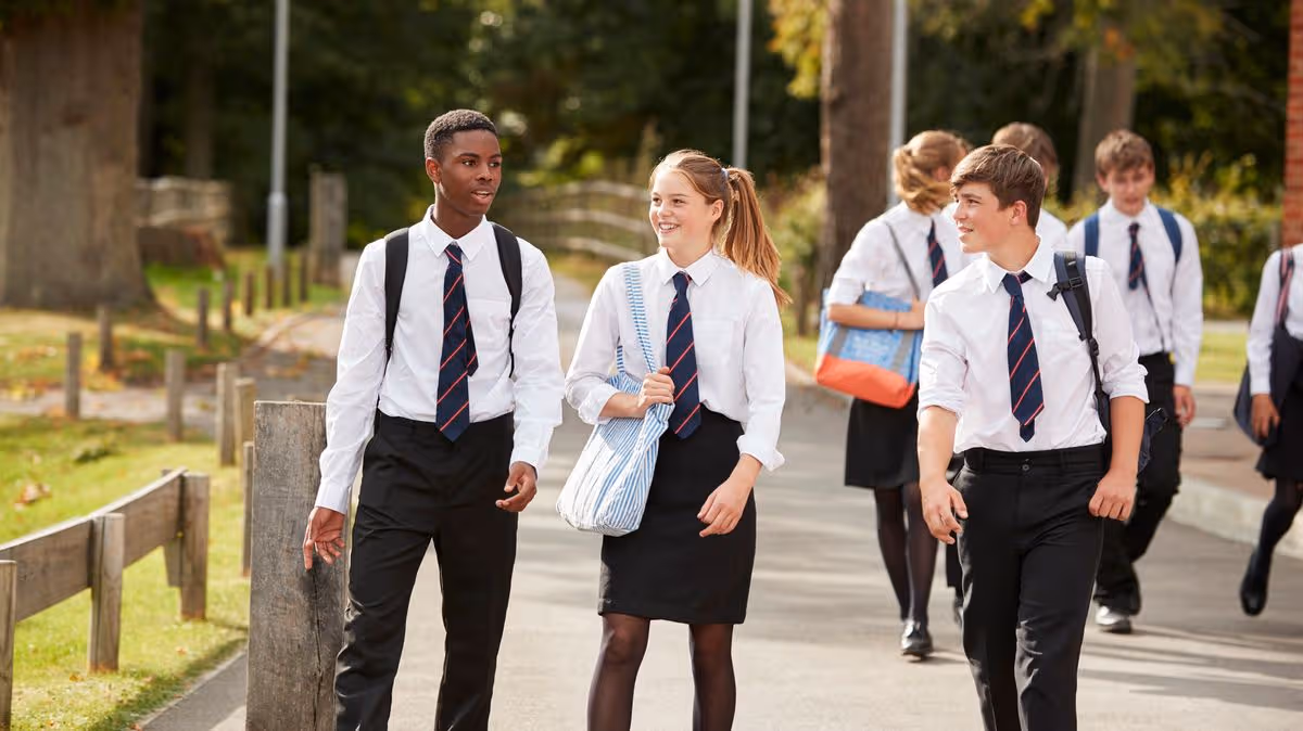 Dates Les parents doivent savoir que les heures d'inscription dans les écoles secondaires changent au Pays de Galles