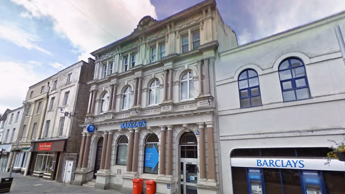 Bid to turn former Bridgend bank into bar and nightclub
