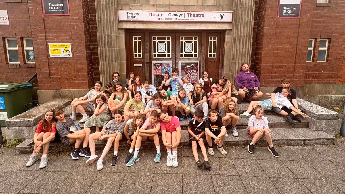 Council slammed over theatre which is just too hot for actors and audiences