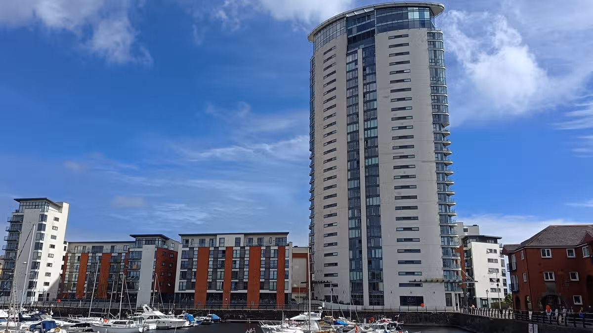 People living in Swansea's biggest building mentally and financially 'tortured' by battle to get it fixed
