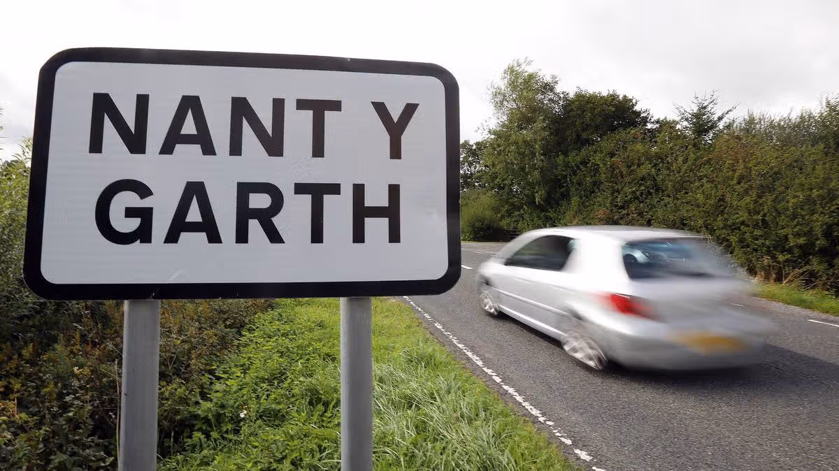 Motorcyclist, 24, dies in Nant y Garth pass crash