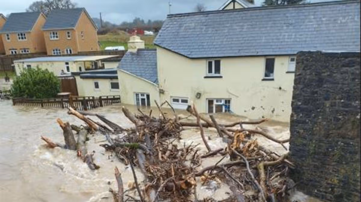 Houses and pub ruined by floods every winter could be saved by river plan