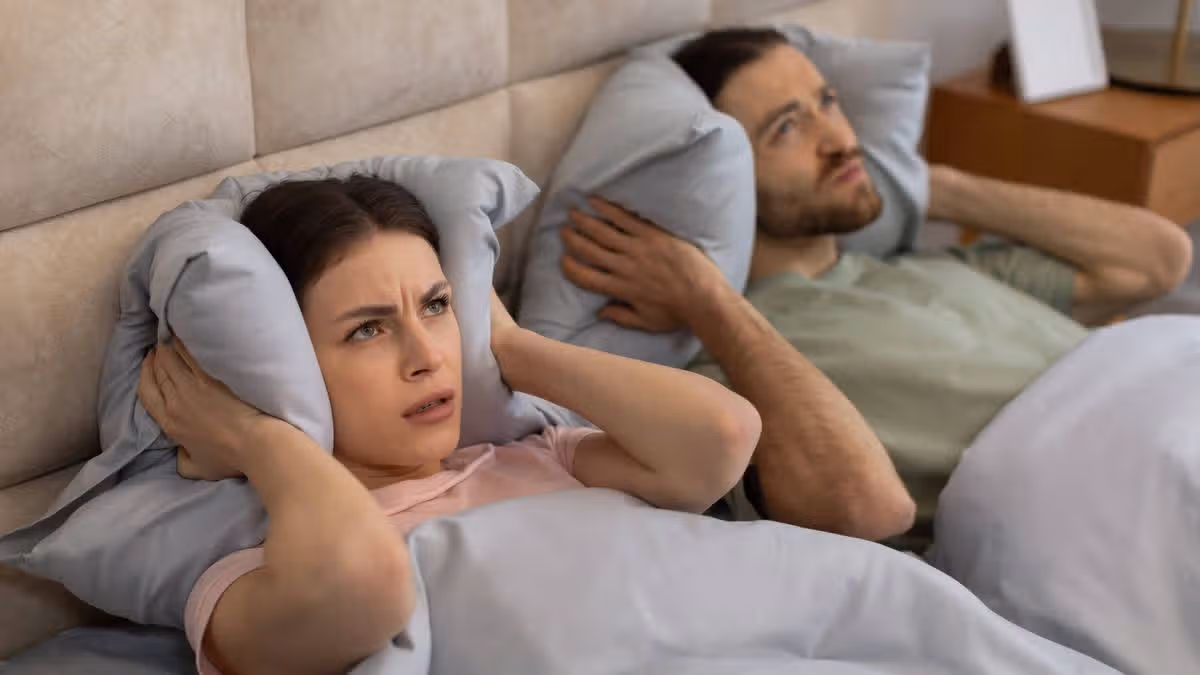 حقوقك القانونية إذا كان جارك يصرخ أو يقيم حفلة صاخبة جدًا — وما يجب فعله
