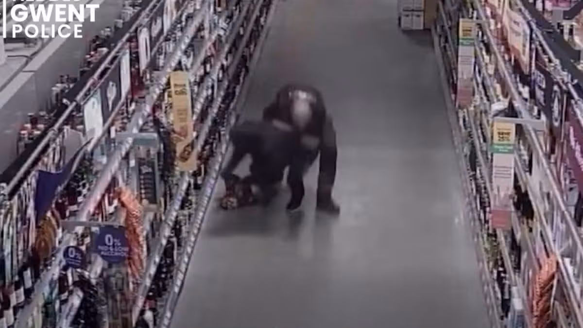 Burglar qui a perquisitionné le supermarché Morrisons ne savait pas qui était en attente