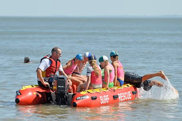 Barry Island packed as temperatures hit 31C and Met Office says heatwave will last for days