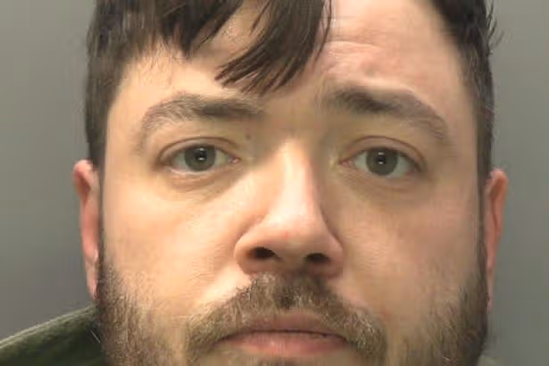Man walks into Cardiff shop with scissors and makes terrifying threats