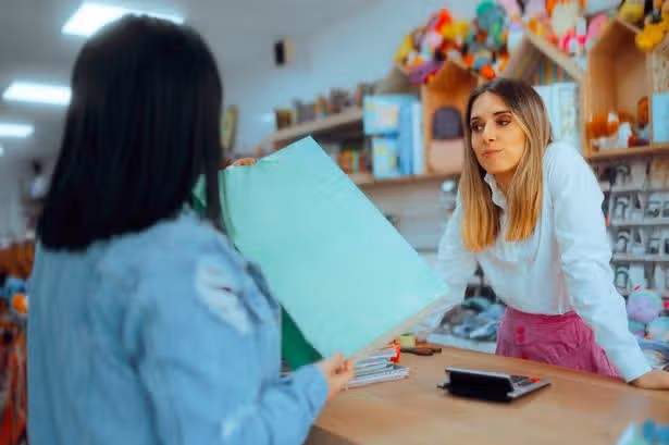 حقوقك القانونية إذا رفض متجر أن يعطيك رد