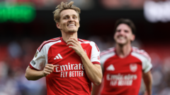Arsenal skipper sinks Chelsea