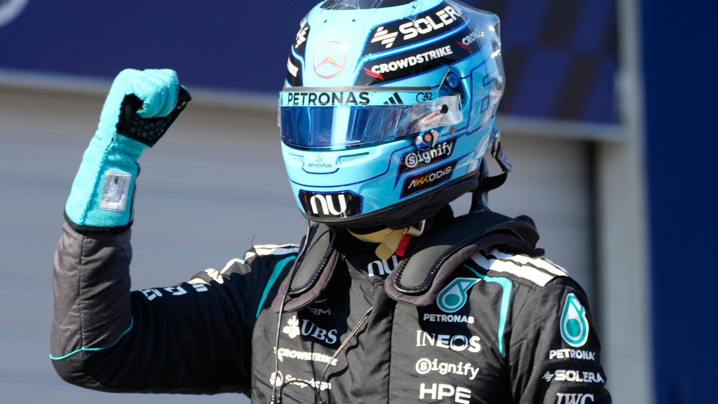 Russell takes controversial Austria pole as Verstappen crashes out