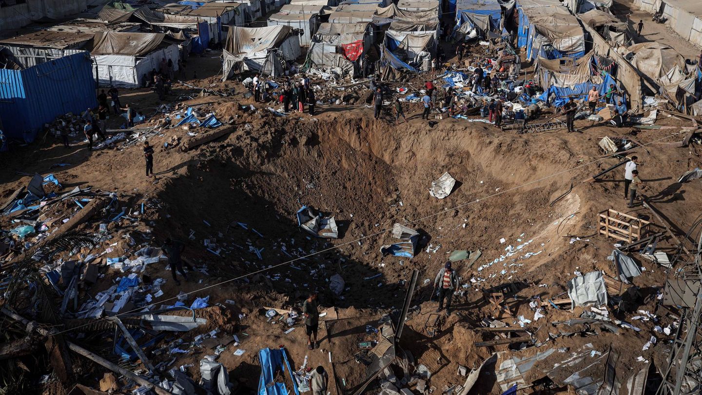 Broken ceasefire: Another 15 killed in Israeli air strikes in Gaza