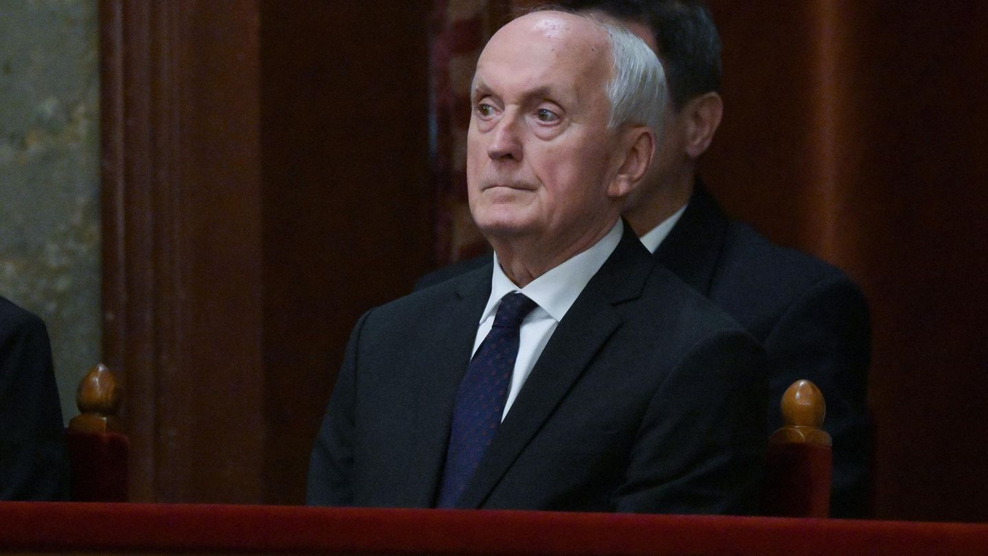 Le Parlement élit Orbán critique Baka comme président