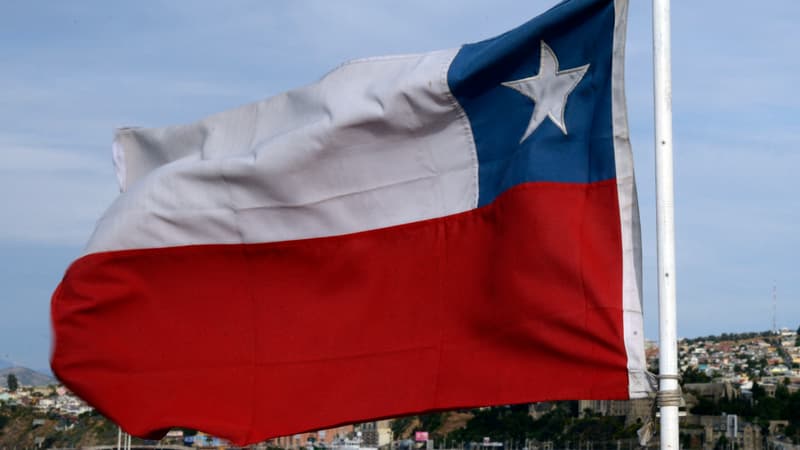 Driver spills and kills six people in a market in Chile