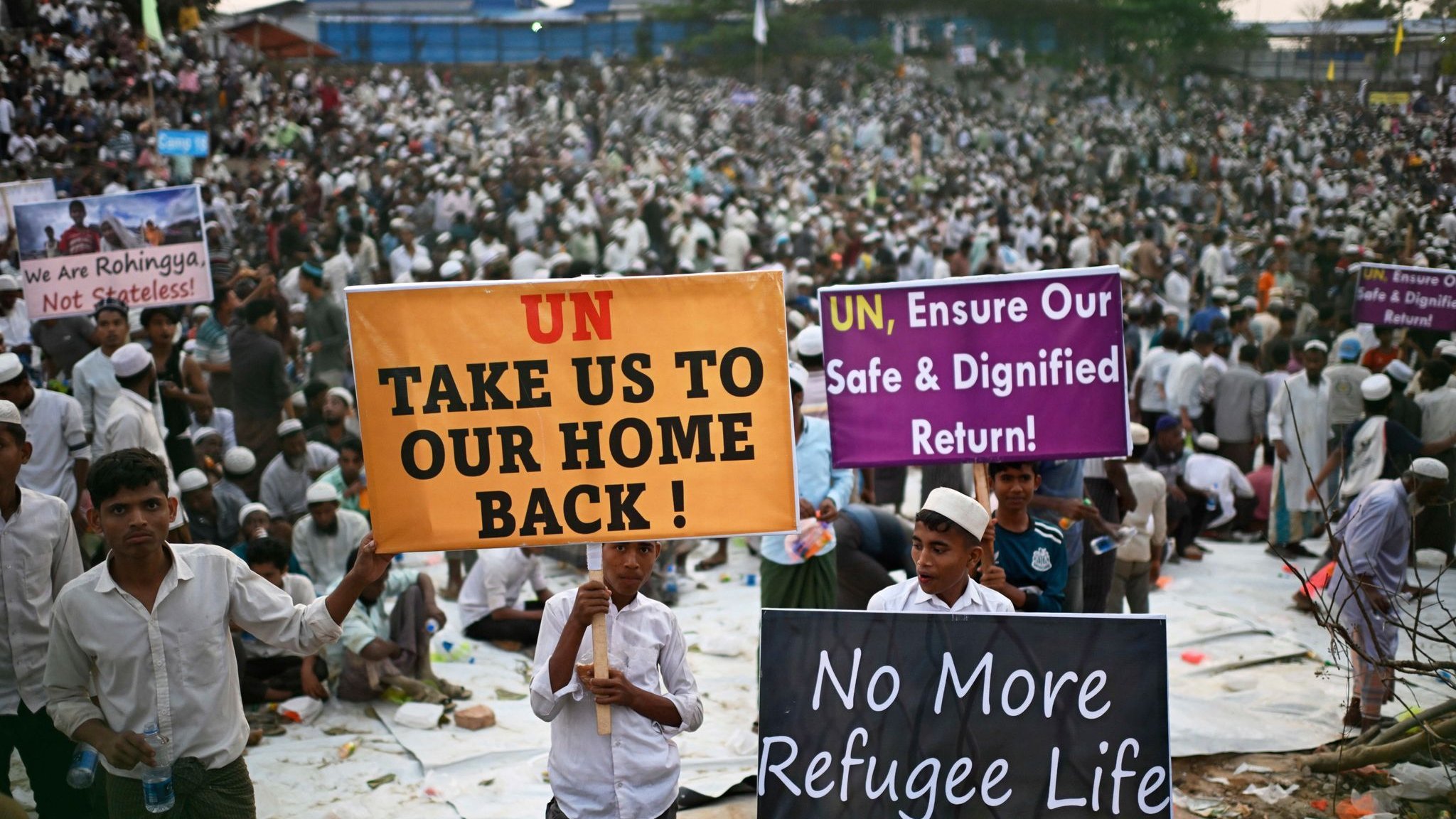 Refugees: Boat accidents with over 500 refugees feared from Myanmar