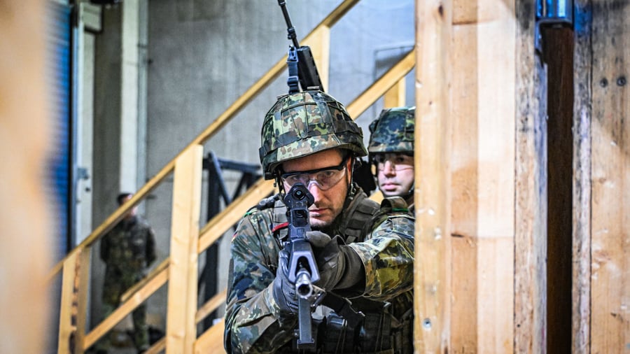 Bundeswehr: “We do not put a senior private at 68 years in the armored forces”