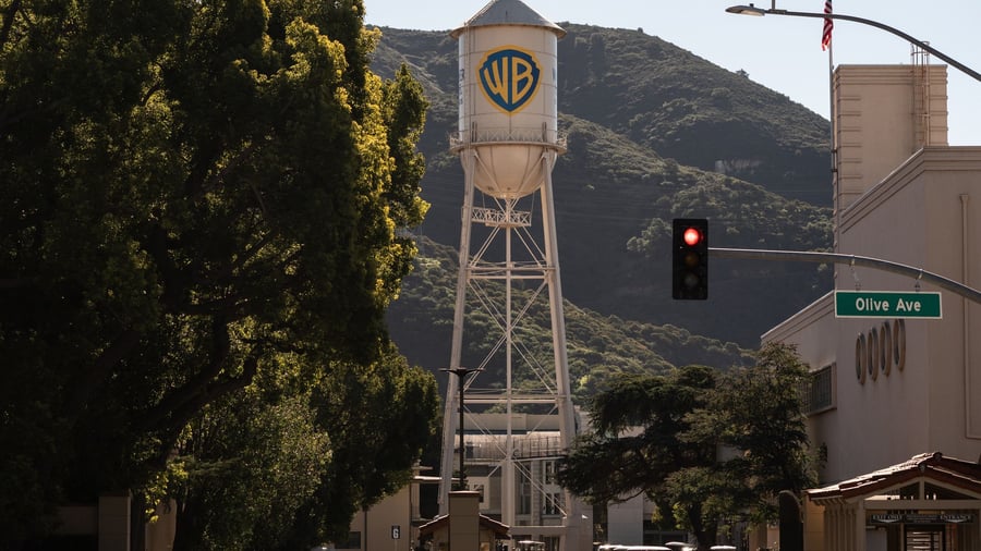 Hollywood deal: US judge puts Warner takeover on ice until mid-August