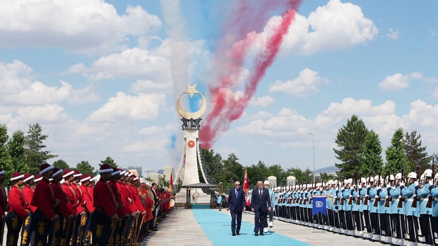 Controversial host: Erdogan stages Trump’s participation in the NATO summit with pomp