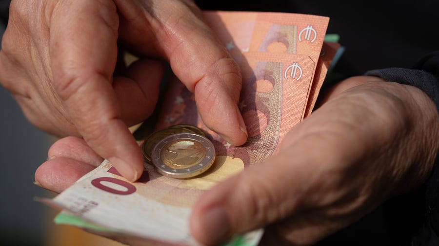 الفقر في الشيخوخة: انخفاض المعاشات التقاعدية على الرغم من سنوات التأمين العديدة