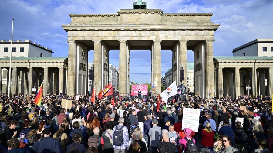 After the election in Saxony-Anhalt: Thousands protest against the AfD