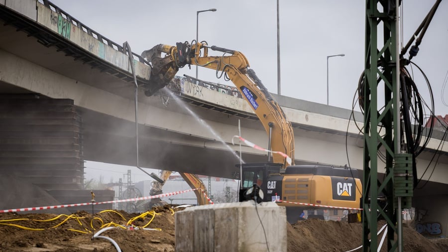 Crumbling Infrastructure: Experts: Megacosts Often Avoidable Due to Marauded Bridges