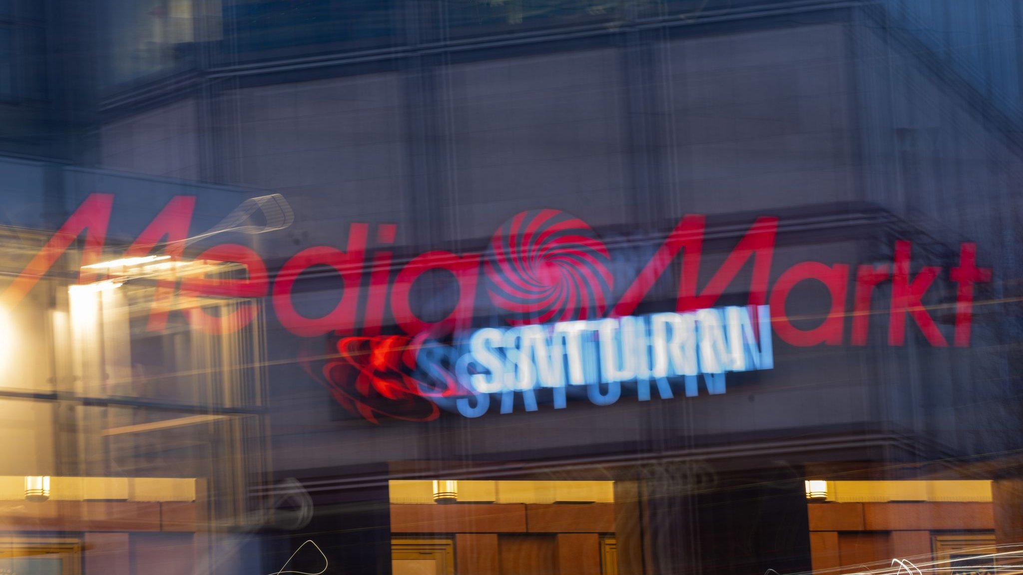 Electronics retailers: Saturn showrooms planned in MediaMarkt stores