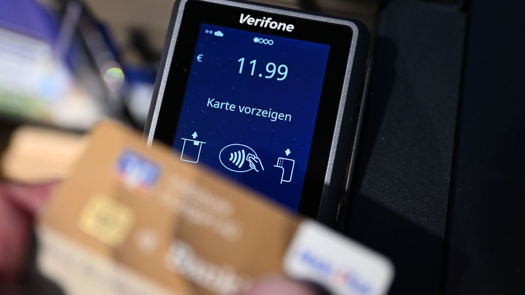 مدفوعات غير نقدية: جيروكارد مع أرقام قياسية - ازدهار لا اتصال به