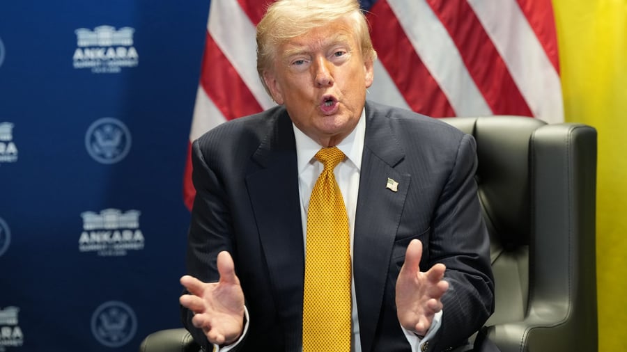 Conflict over Strait of Hormuz: Trump threatens Iran with new attacks and naval blockade
