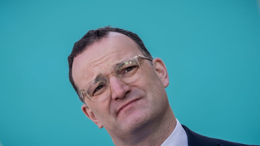 Controversy after Baby News: A “real scandal” – Criticism of the churches to Spahn