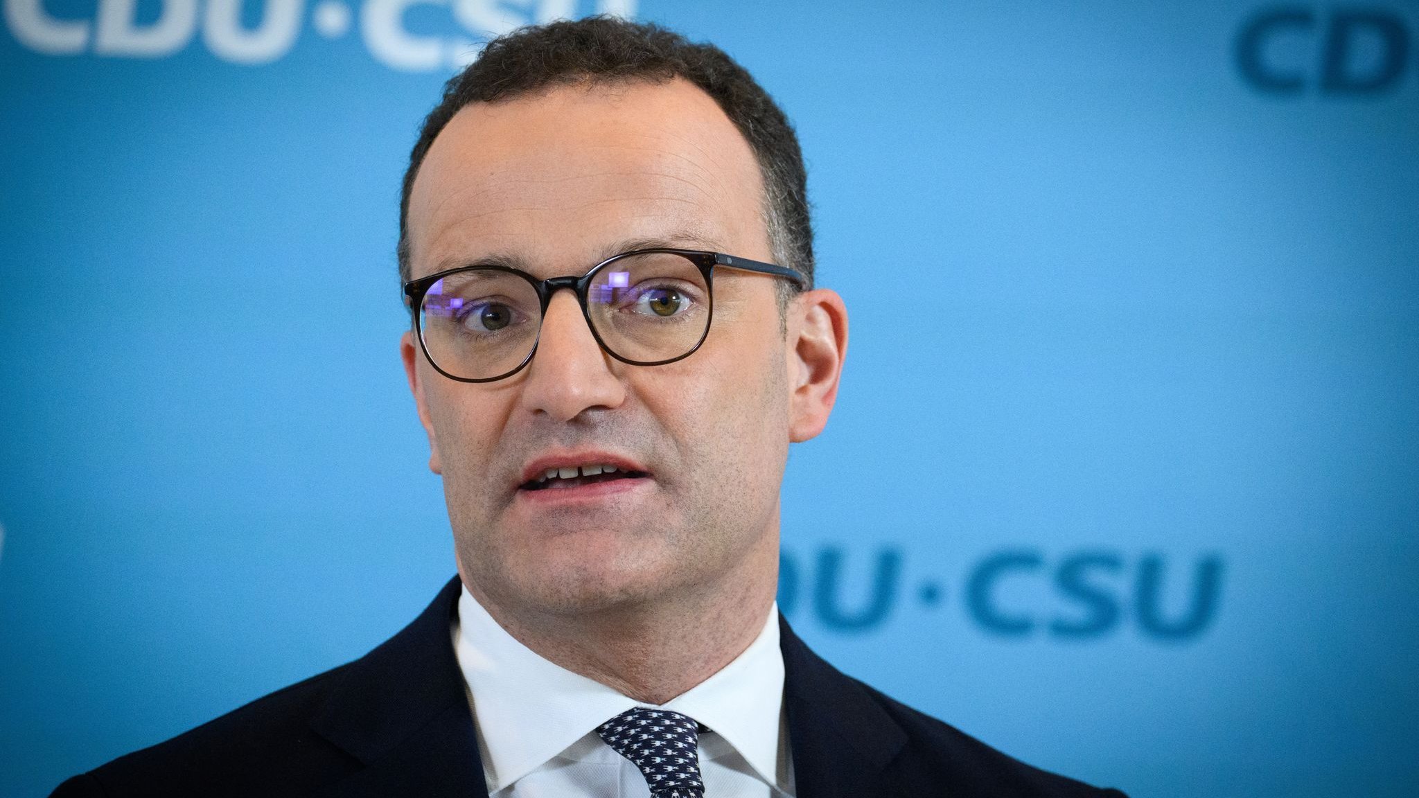 Controversia después de Baby News: Criticismo de Spahn debido a surrogancia en el extranjero