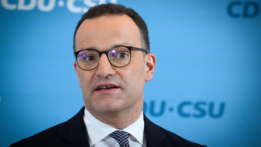 Controversia después de Baby News: Criticismo de Spahn debido a surrogancia en el extranjero