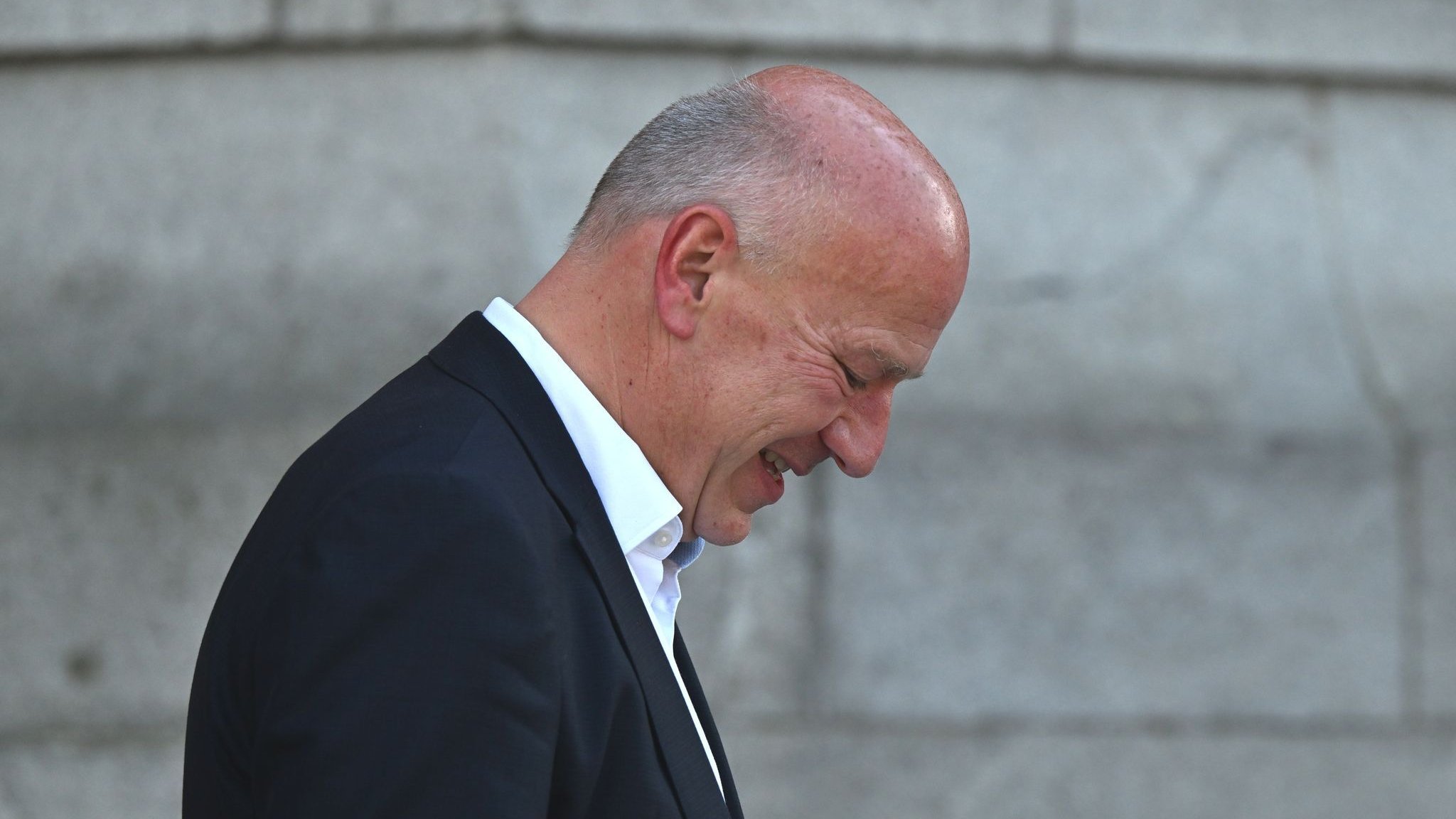 Blow before choice: Consequence after power failure: Wegner does not compete again