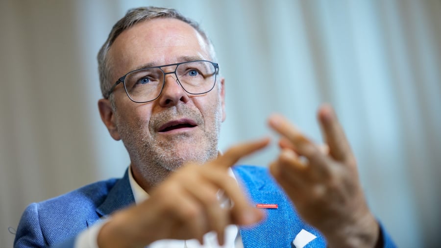 Jörg Dittrich laments 73,000 fewer jobs and declining sales in German skilled trades