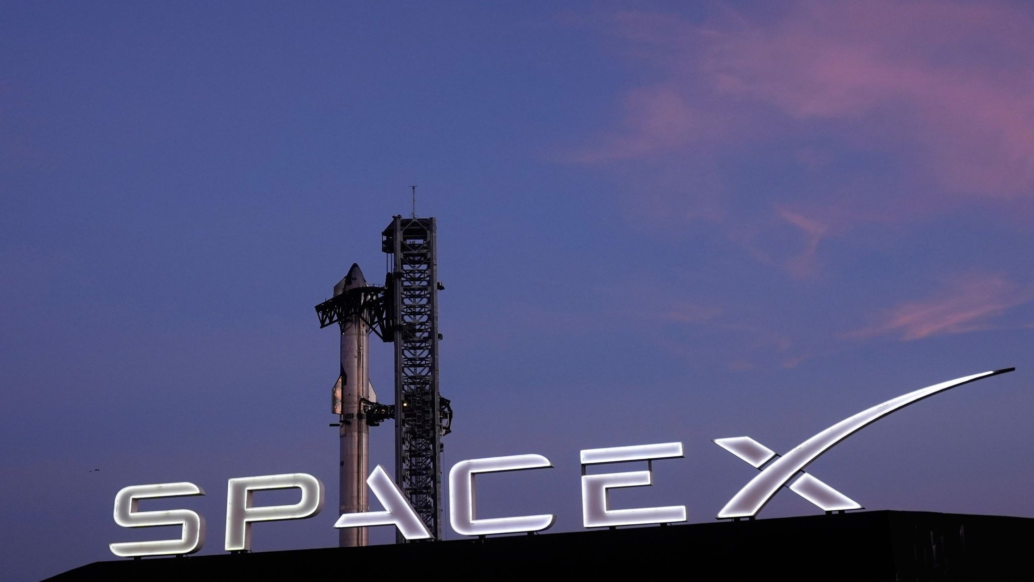 Espacio y IA: Musk predice ingresos de billones para SpaceX - la acción cae