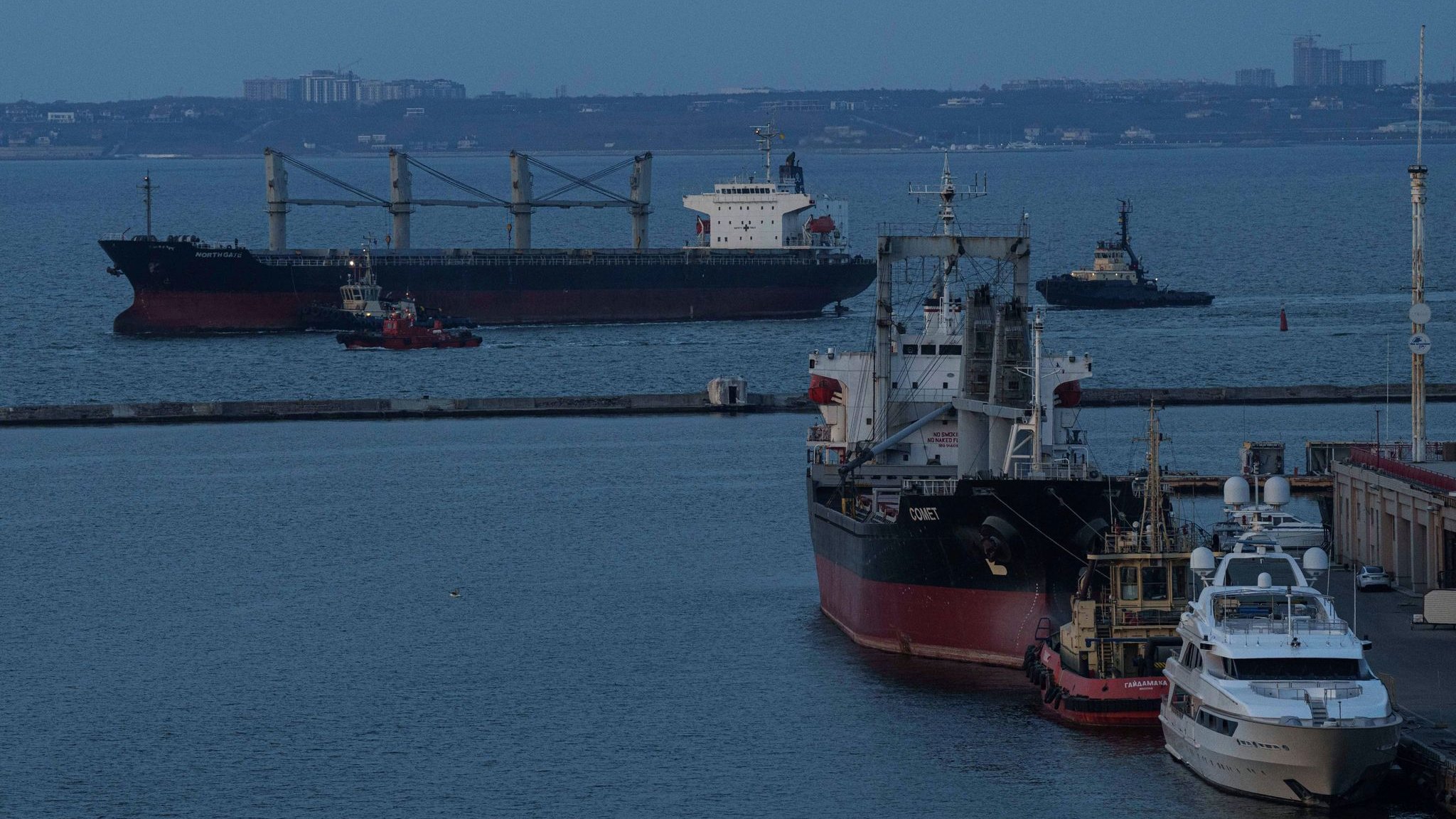 Guerra: Rusia ataca barco en Ucrania - muerto y herido