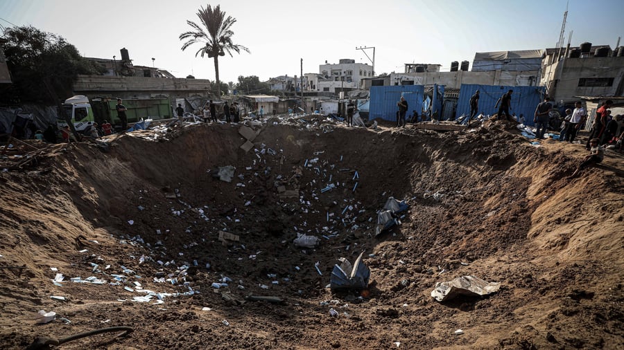 +++ حرب إيران ++: تشدّد إسرائيل القواعد المتعلقة بالهجمات في غزة - سفينة بضائع مركب بدون طيار في البحر الأحمر