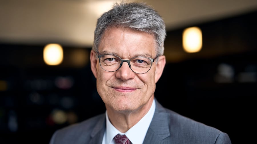 Deutsche Bahn: Schnieder sees railway obligated to improve punctuality