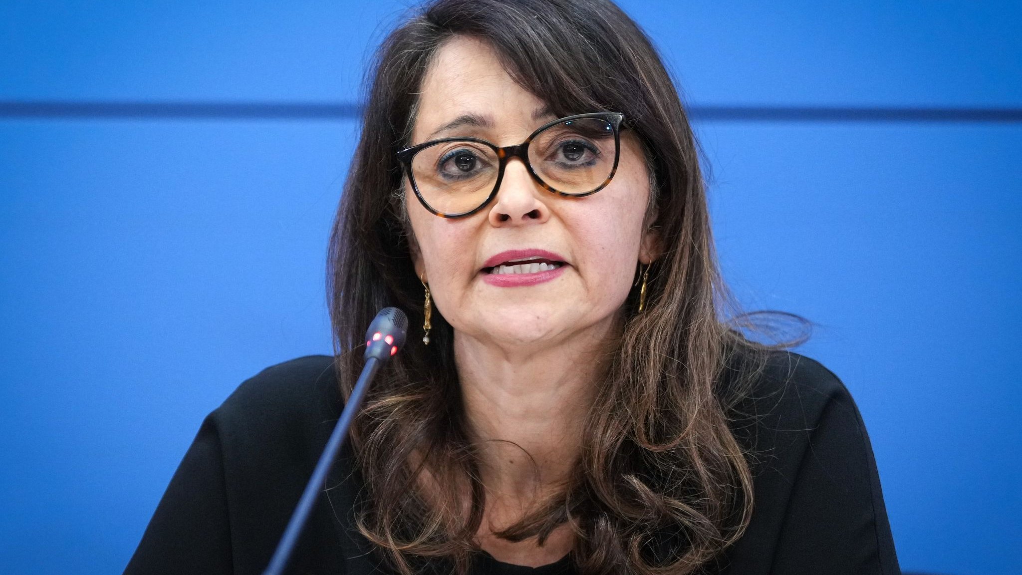Denuncias de plagio: Por qué la senadora de justicia de Berlín ha examinado su tesis doctoral