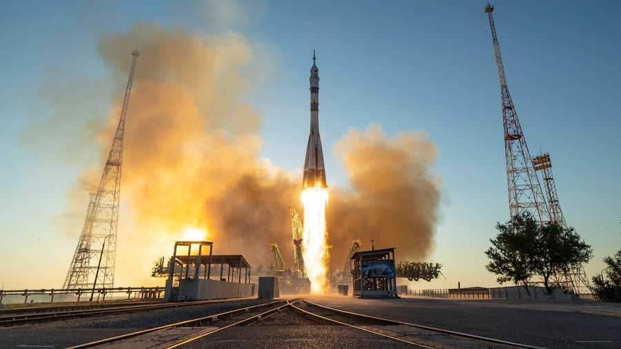 Two Russians and an American fly to the ISS